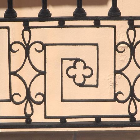 Hostal Parellades Sitges Ngoại thất bức ảnh