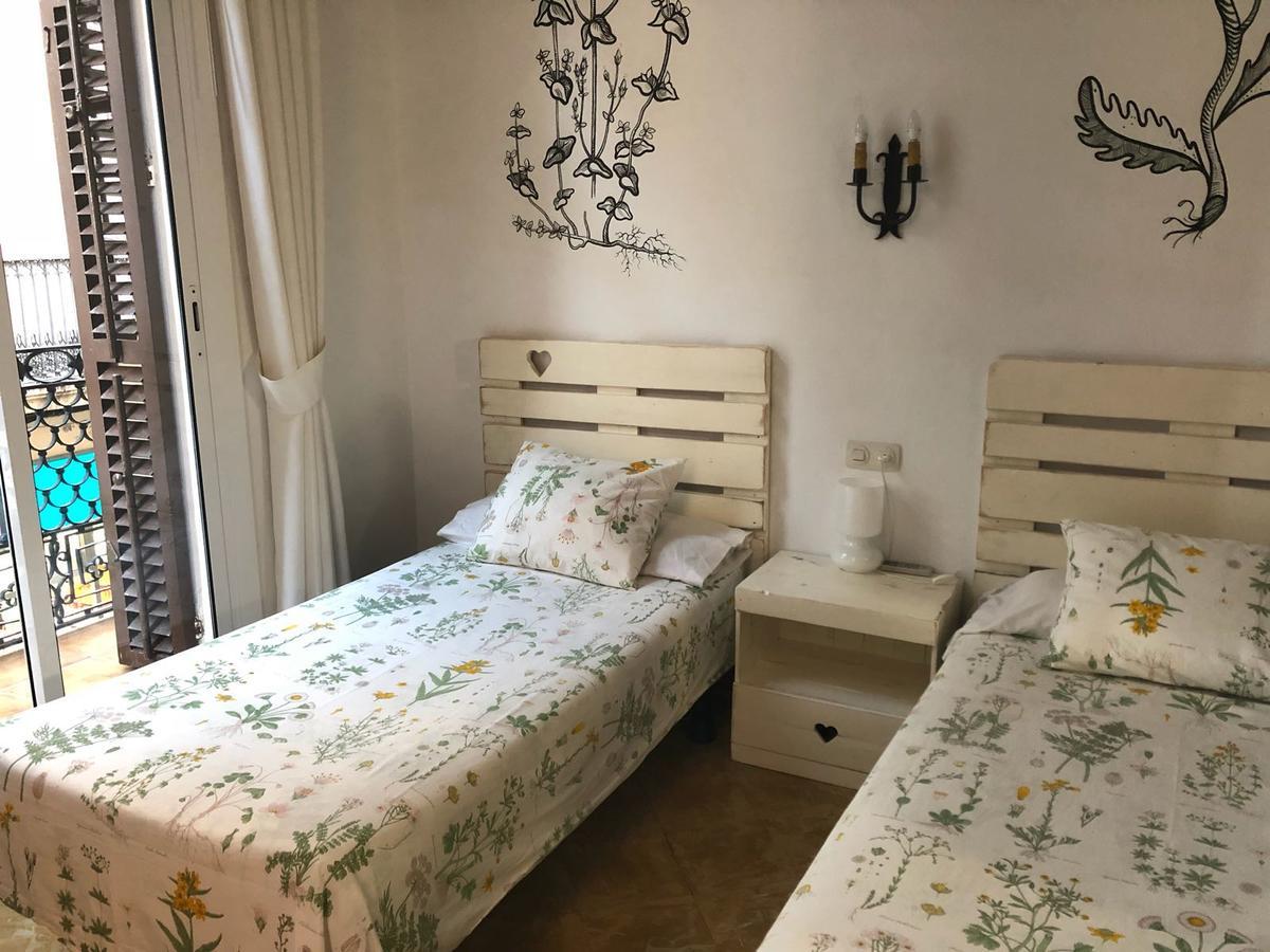 Hostal Parellades Sitges Ngoại thất bức ảnh