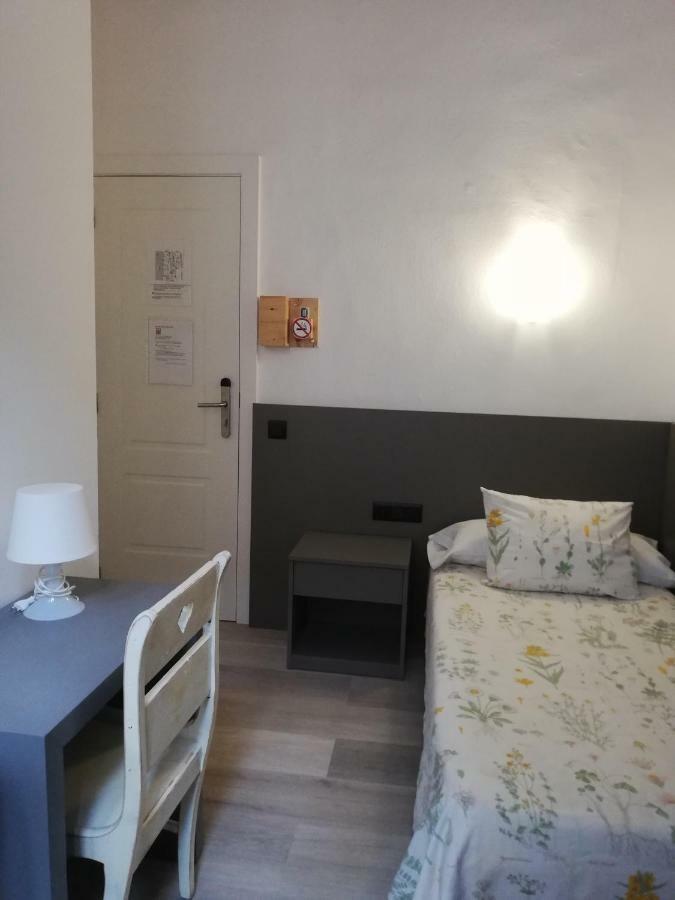 Hostal Parellades Sitges Ngoại thất bức ảnh
